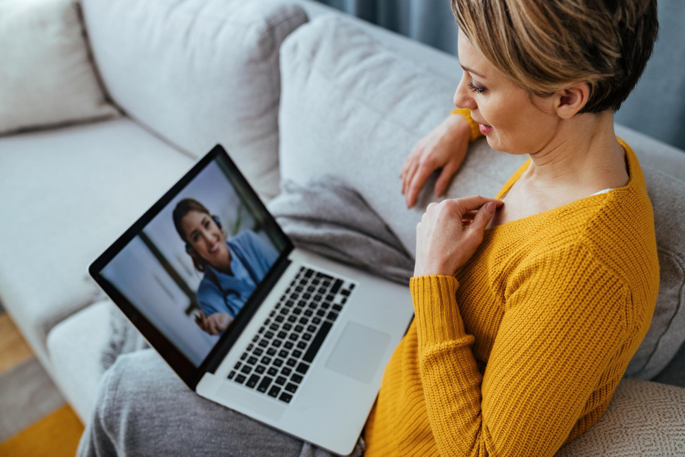 Consulta médica online em casa - Benefícios da telemedicina nos planos de saúde acessíveis